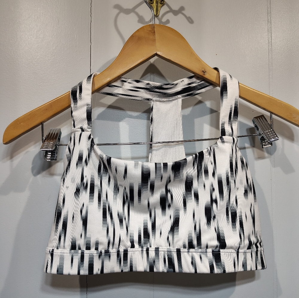 GapFit‎ Sports Bra Medium Black White Medium Impact